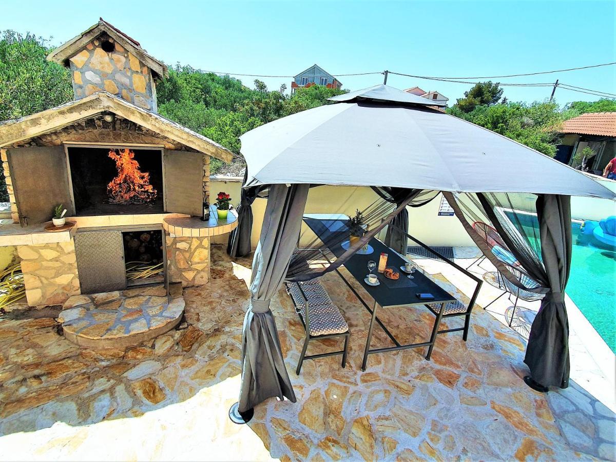 Villa Spark With Heated Pool In Rogoznica Zečevo Eksteriør billede